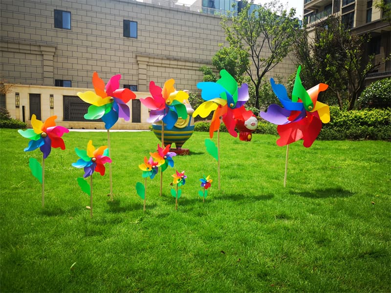 7-Point Rainbow Pinwheel with Wooden Stick