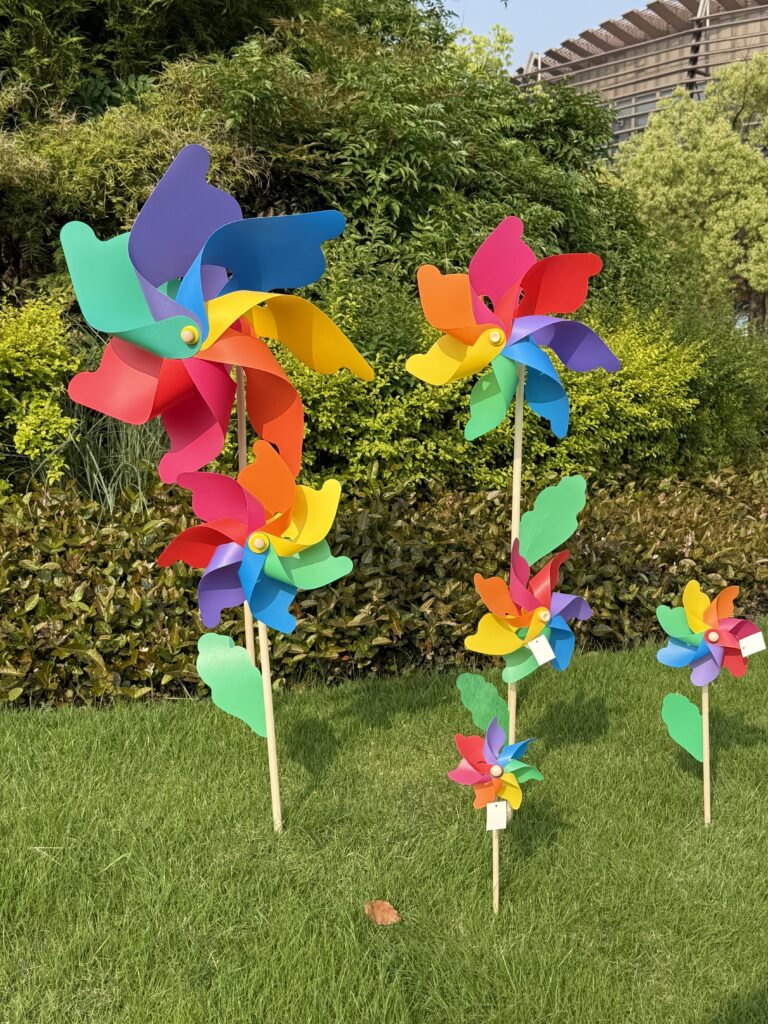 7-Point Rainbow Pinwheel with Wooden Stick