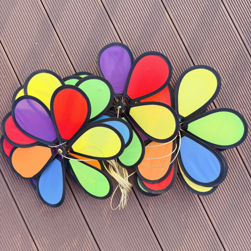 6‑Color Fabric Pinwheel Garland with Black Edges