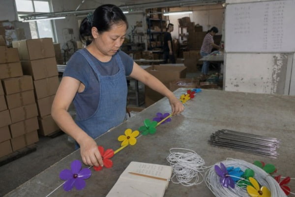 Pinwheel String Cost Calculation Calculating true cost per unit for pinwheel strings by measuring cost per linear foot (ID#2)