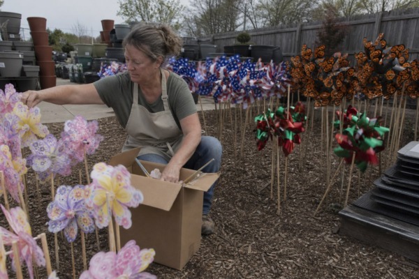 Which Seasonal Pinwheel Styles Should You Buy for the U.S. Market?