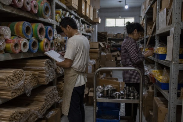 Communication and Logistics Reliability Assessing supplier communication speed and logistics reliability for urgent time-sensitive shipments (ID#5)